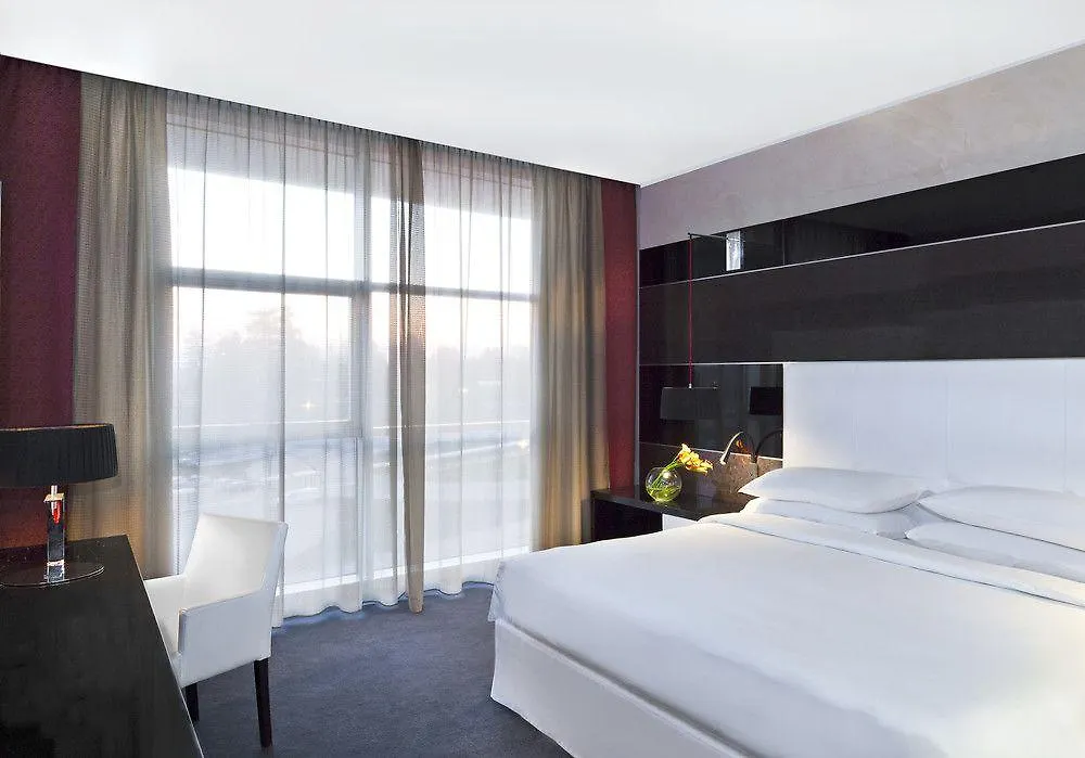 Sheraton Milan Malpensa Airport Hotel & Conference Centre Ferno