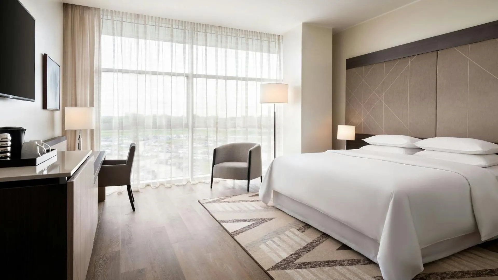 Sheraton Milan Malpensa Airport Hotel & Conference Centre Ferno 4*,