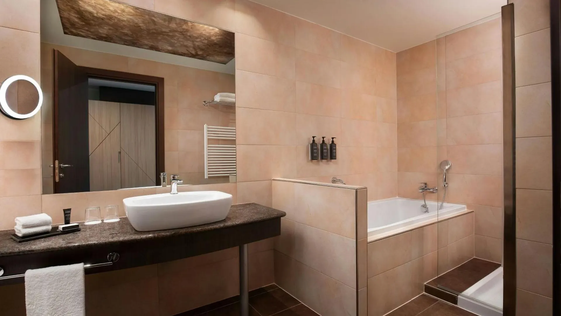 ****  Sheraton Milan Malpensa Airport Hotel & Conference Centre Ferno Italy