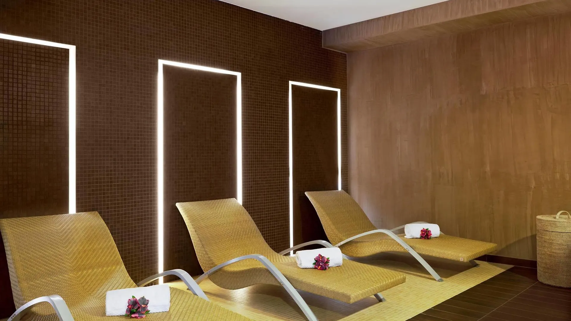 Sheraton Milan Malpensa Airport Hotel & Conference Centre Ferno 4*,