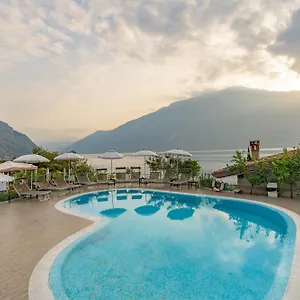 فندق Garda (adults Only)